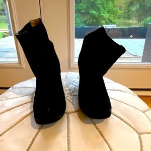 Size 7 heeled stretchy black suede boots